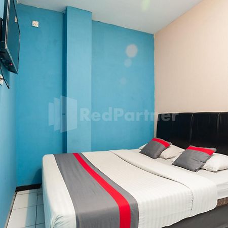 J&B Rooms Pramuka Jakarta Mitra Reddoorz Екстериор снимка