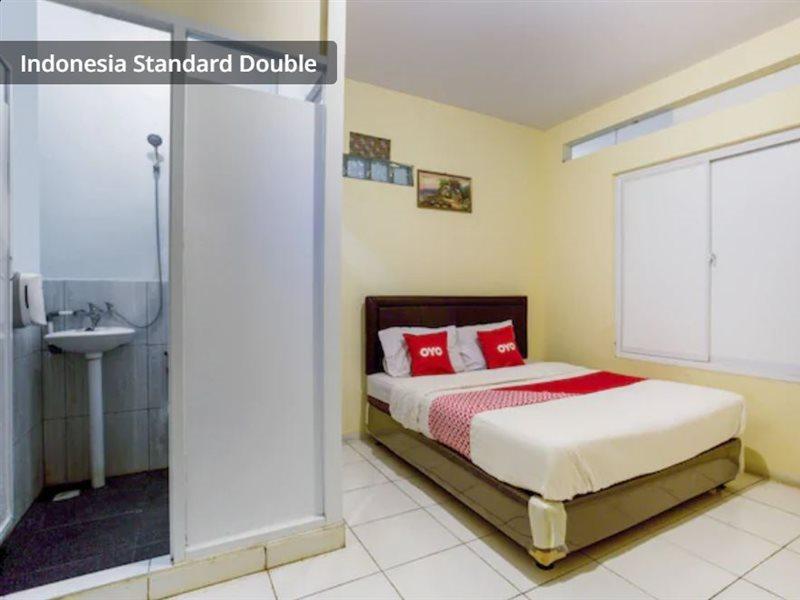 J&B Rooms Pramuka Jakarta Mitra Reddoorz Екстериор снимка