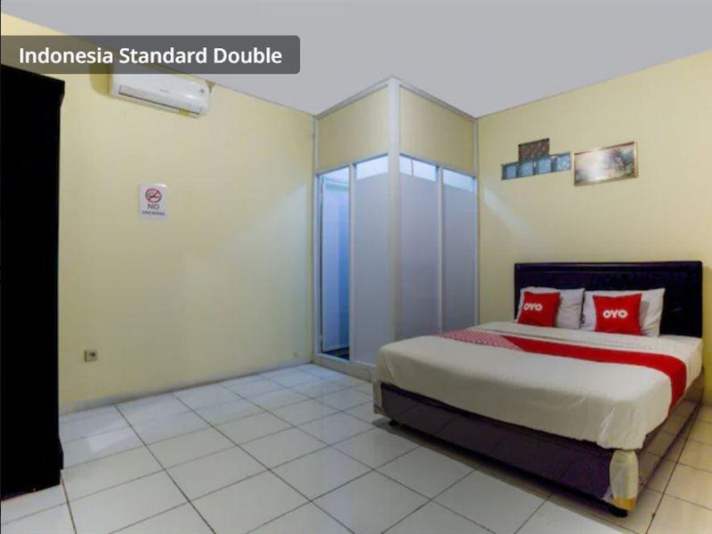 J&B Rooms Pramuka Jakarta Mitra Reddoorz Екстериор снимка