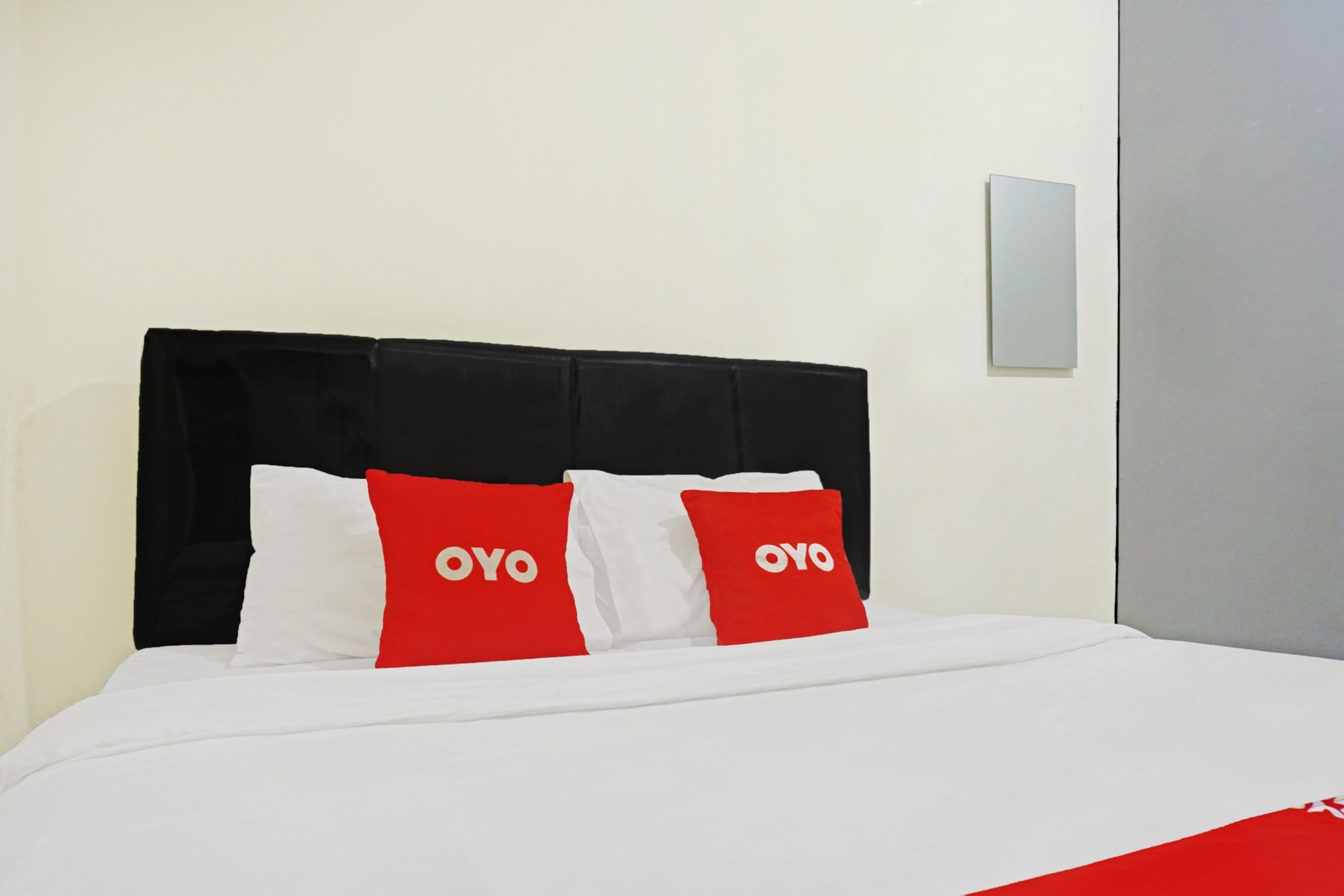 J&B Rooms Pramuka Jakarta Mitra Reddoorz Екстериор снимка