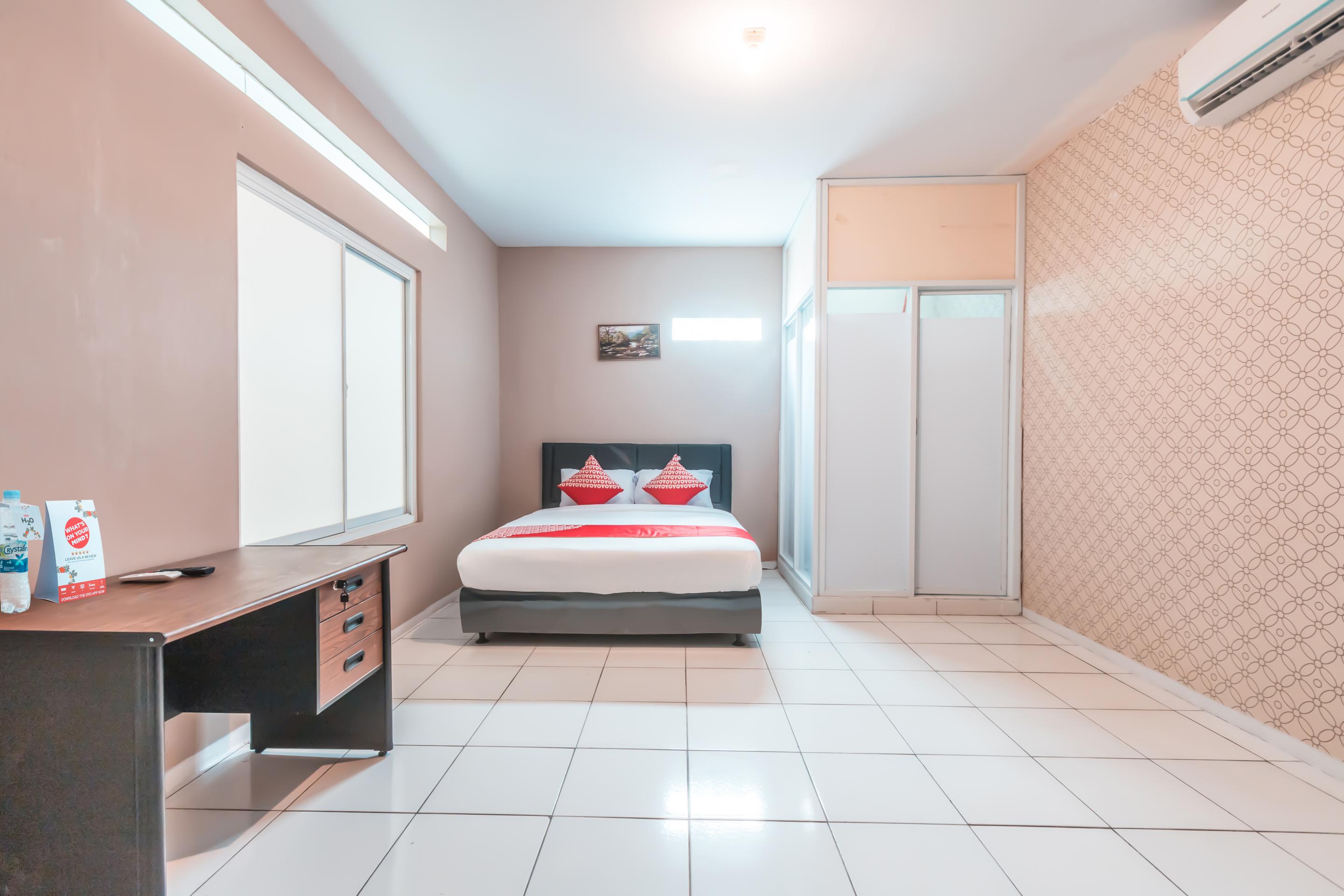 J&B Rooms Pramuka Jakarta Mitra Reddoorz Екстериор снимка