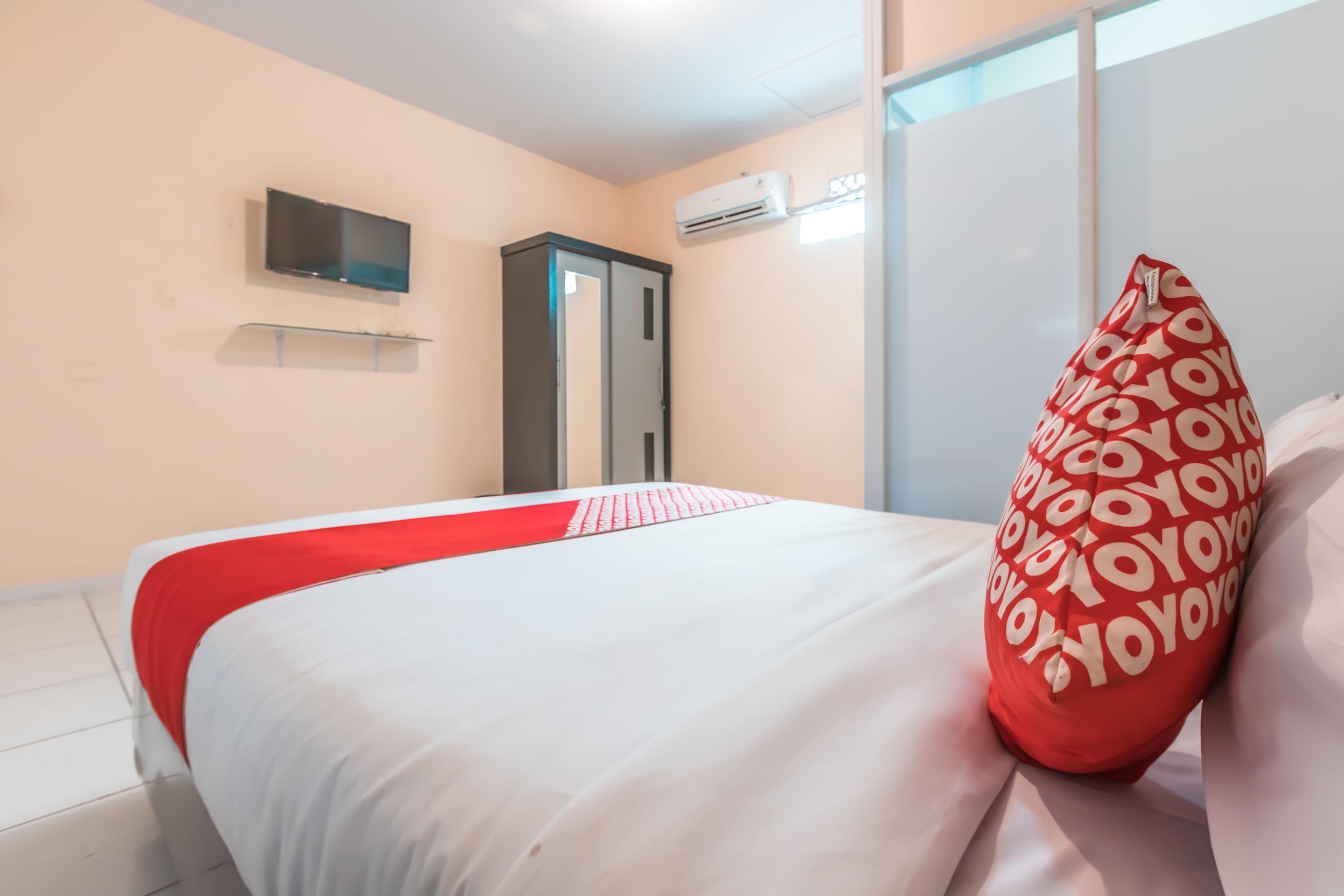 J&B Rooms Pramuka Jakarta Mitra Reddoorz Екстериор снимка
