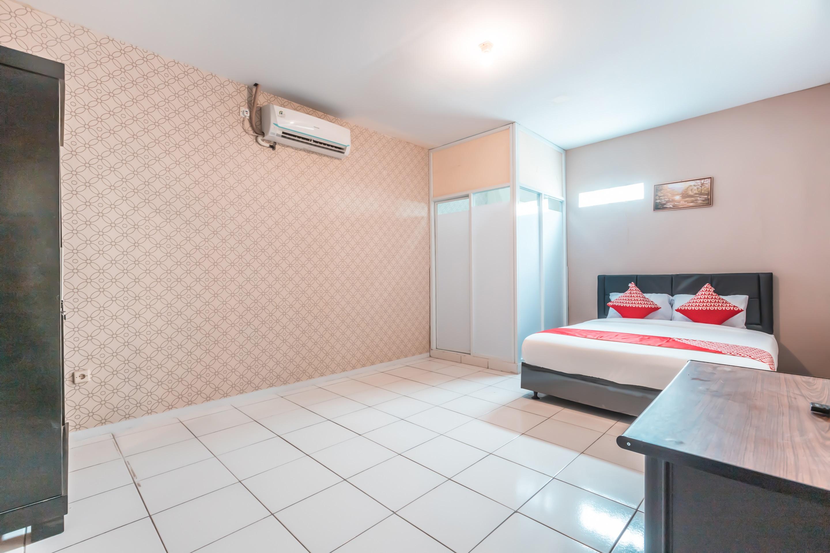 J&B Rooms Pramuka Jakarta Mitra Reddoorz Екстериор снимка
