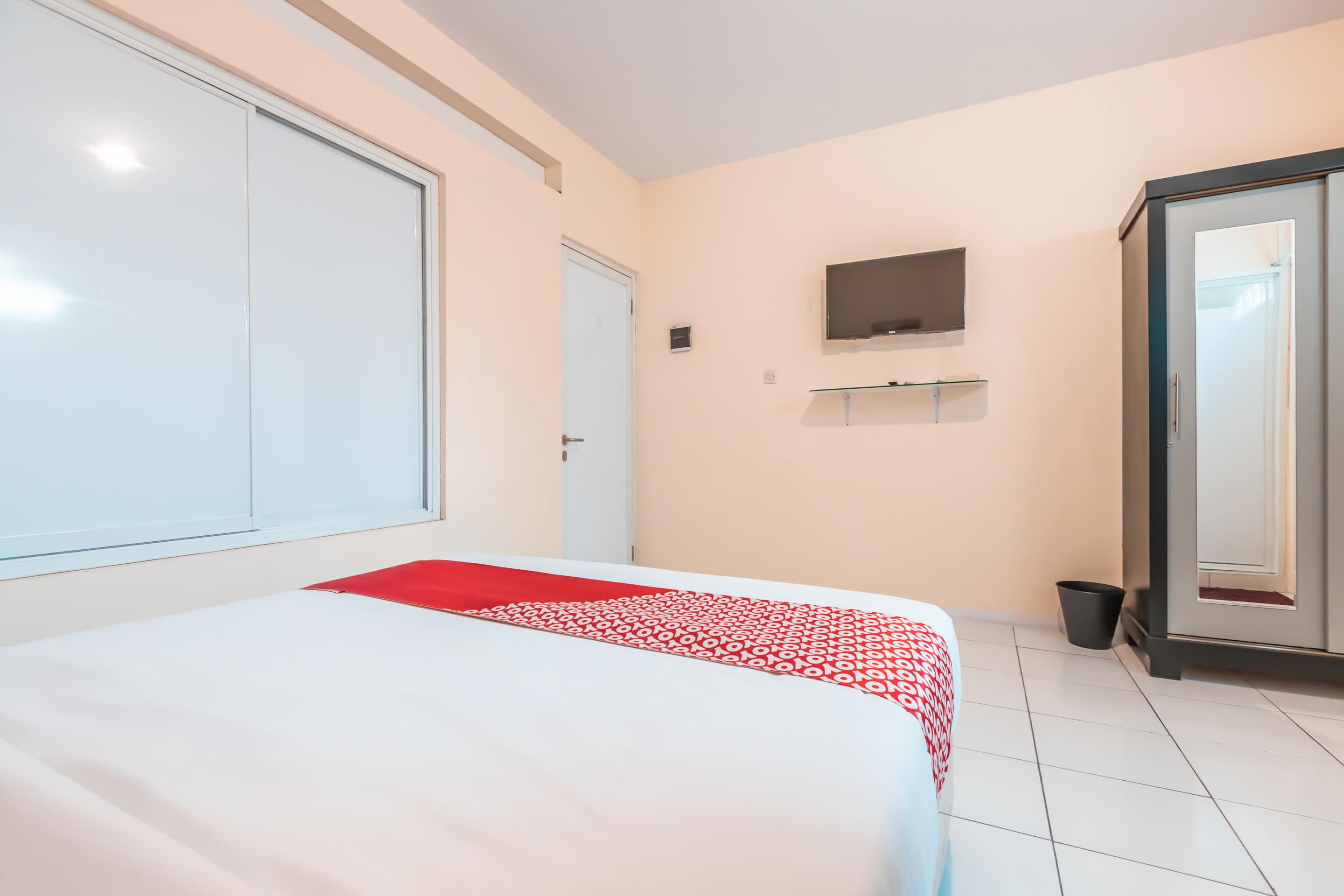 J&B Rooms Pramuka Jakarta Mitra Reddoorz Екстериор снимка