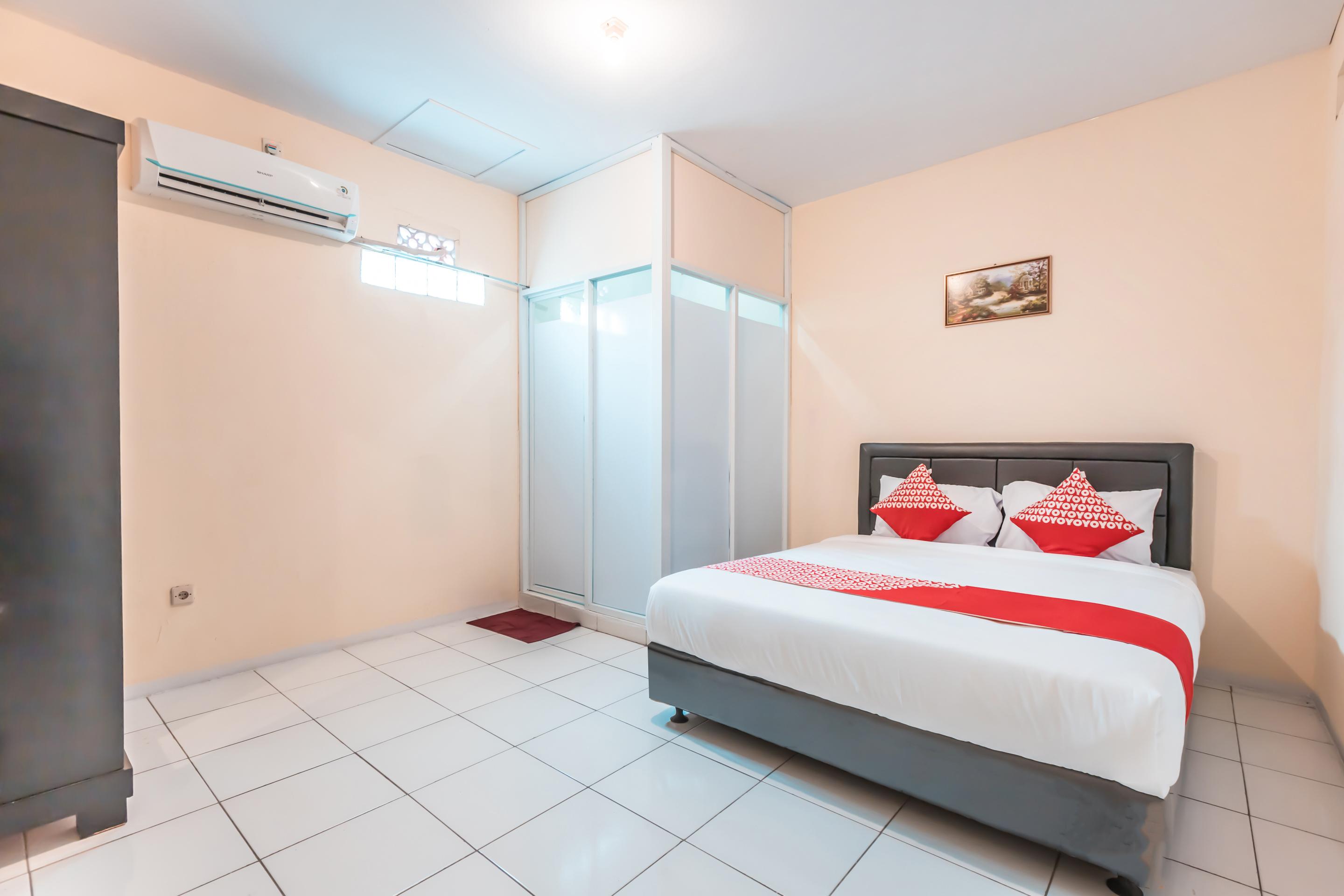 J&B Rooms Pramuka Jakarta Mitra Reddoorz Екстериор снимка