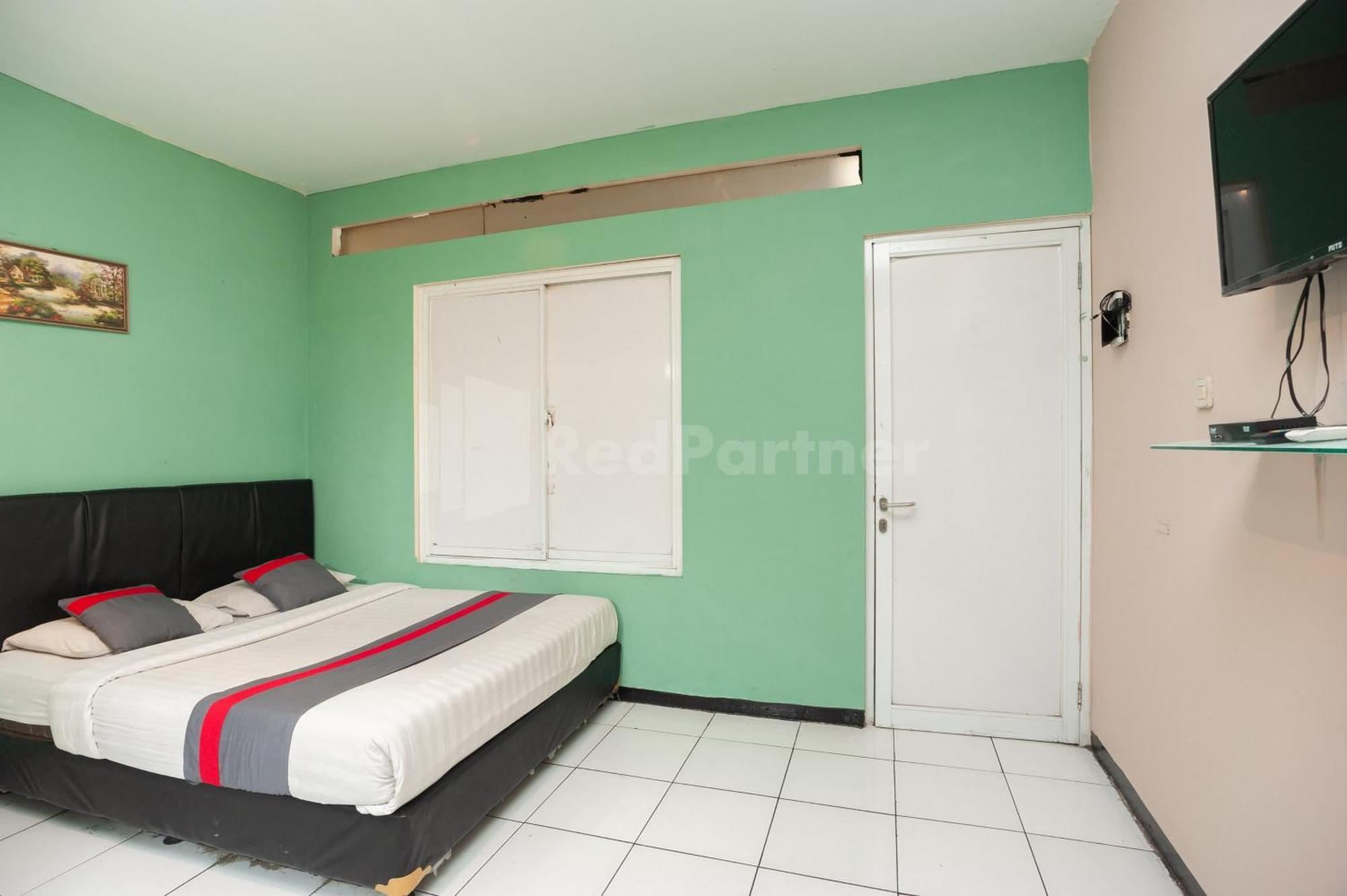 J&B Rooms Pramuka Jakarta Mitra Reddoorz Екстериор снимка
